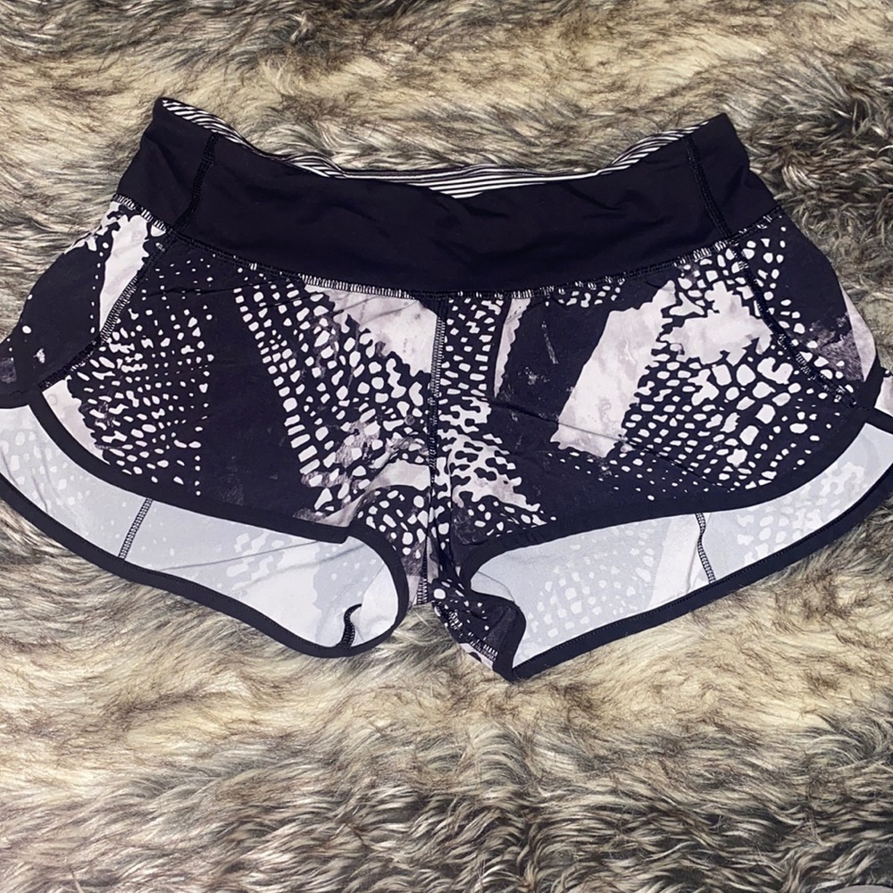 RARE lululemon hotty hot shorts